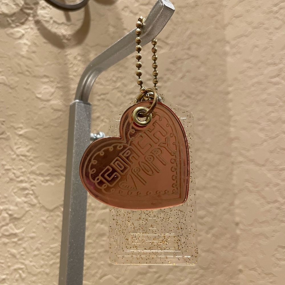 Coach Poppy Heart Mirrored Hangtag Set